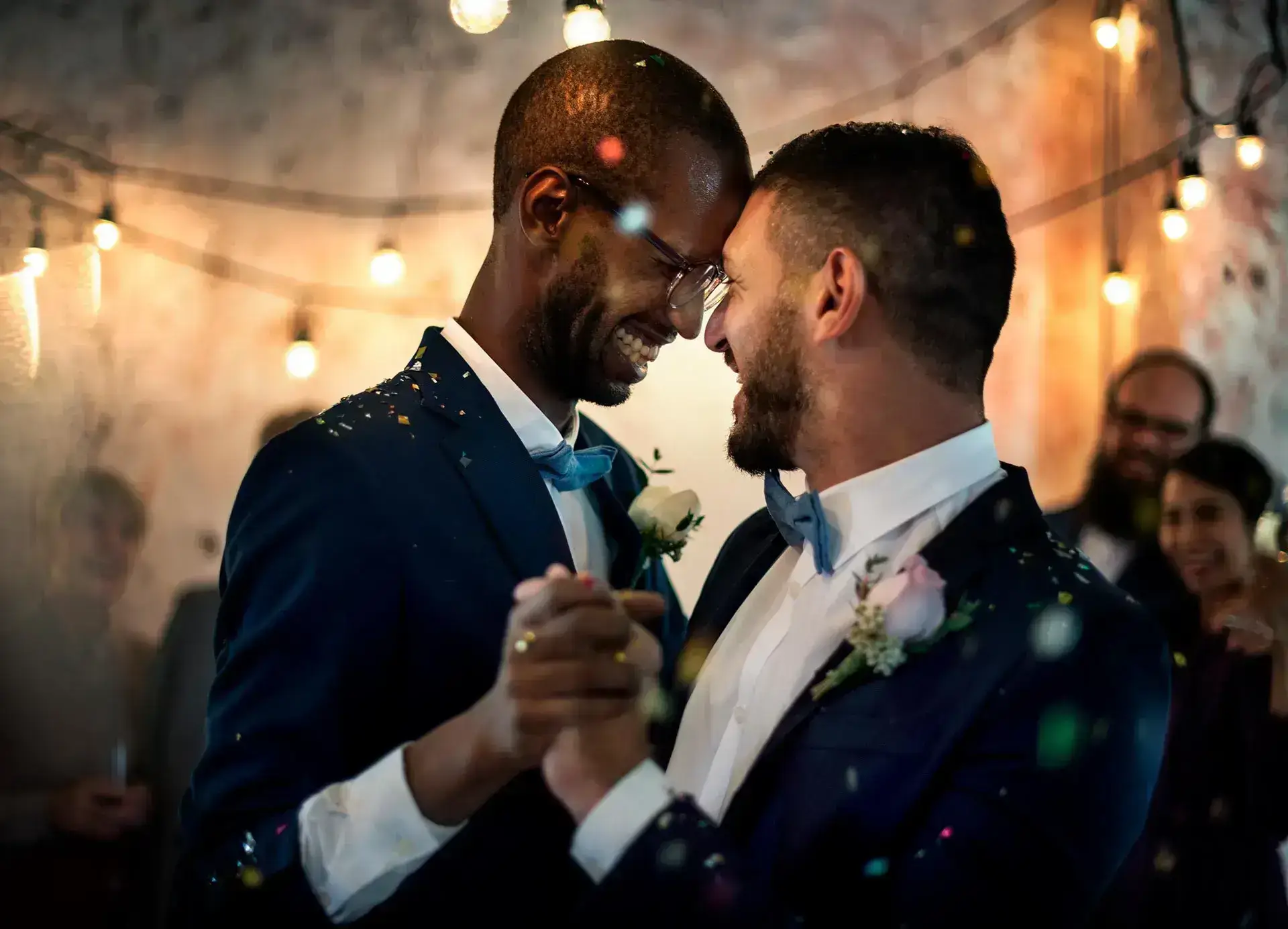Happy couple married online with E-Residence